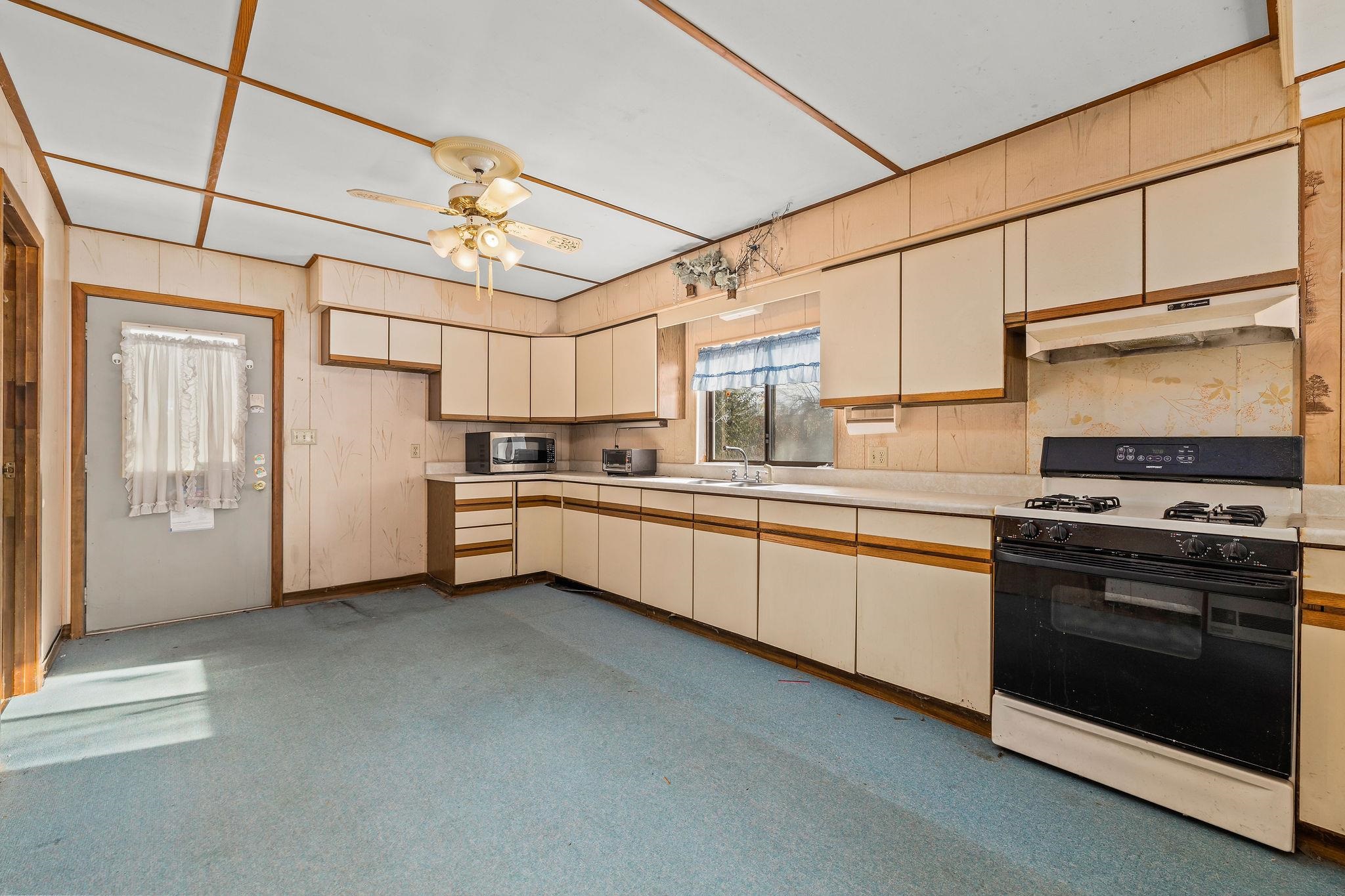 6717 Riverside Drive