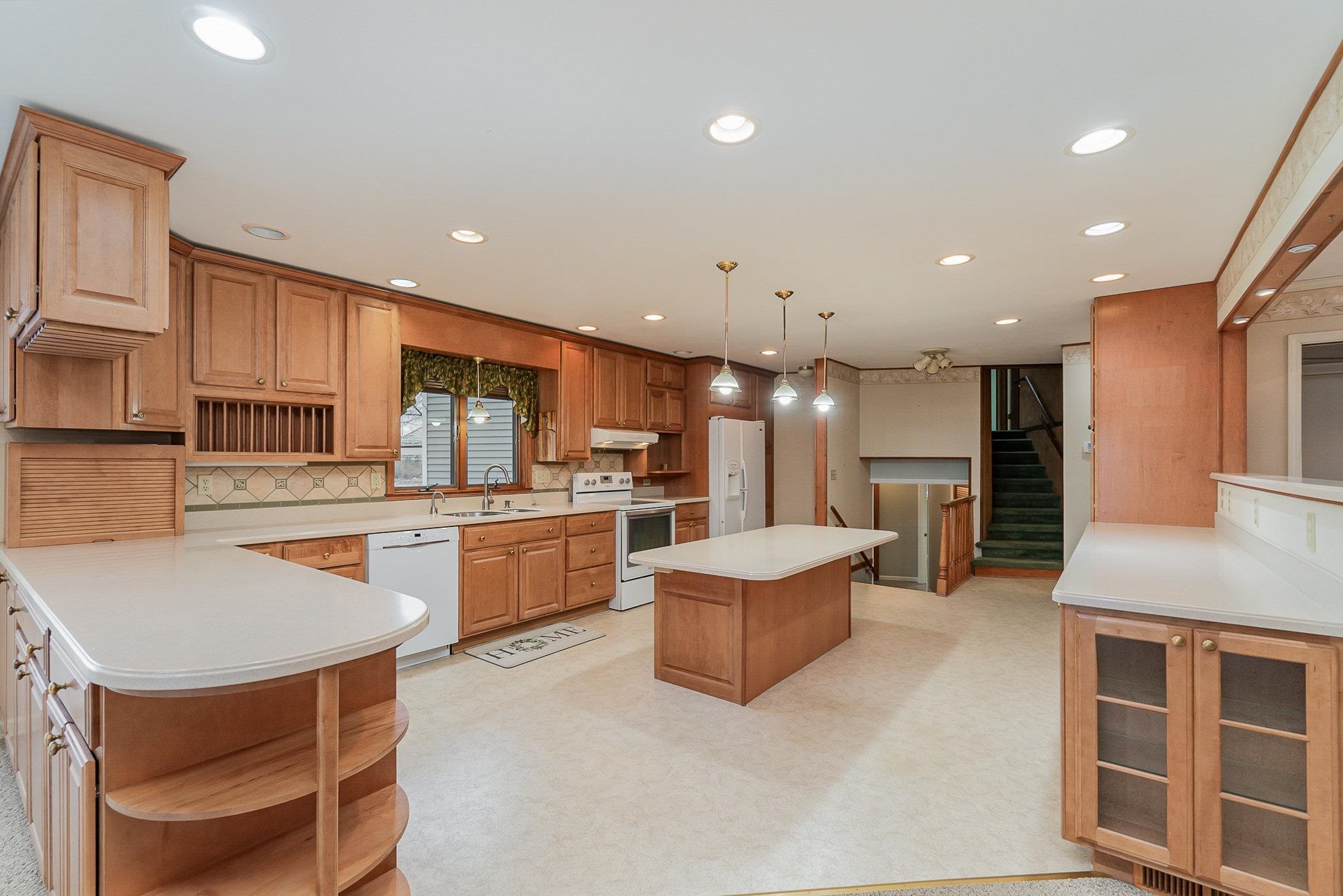 2414 N Peterson Drive