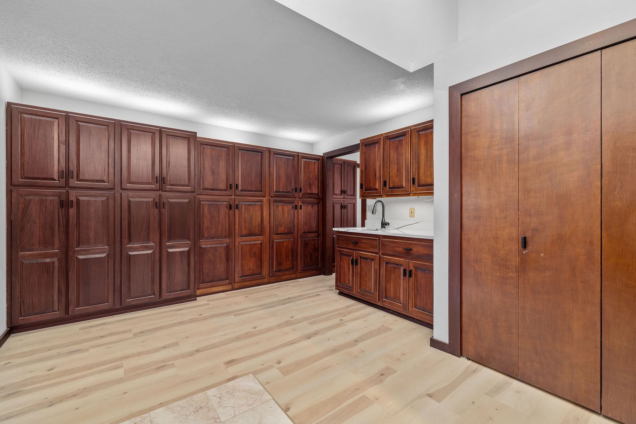 3848 E Southgate Drive