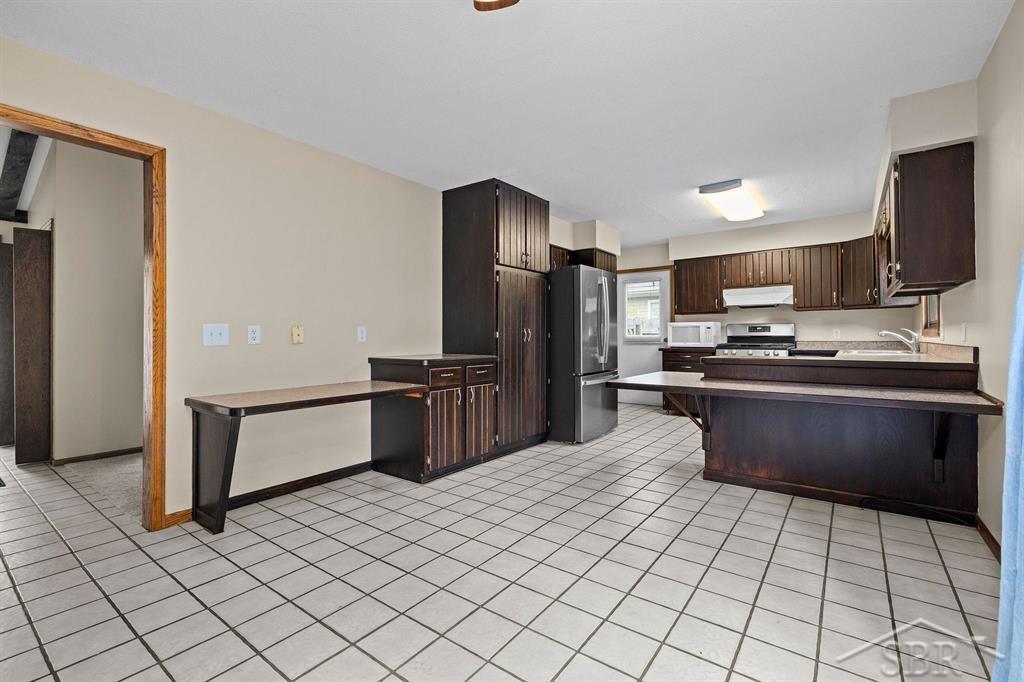 2500 Wood Court, Midland