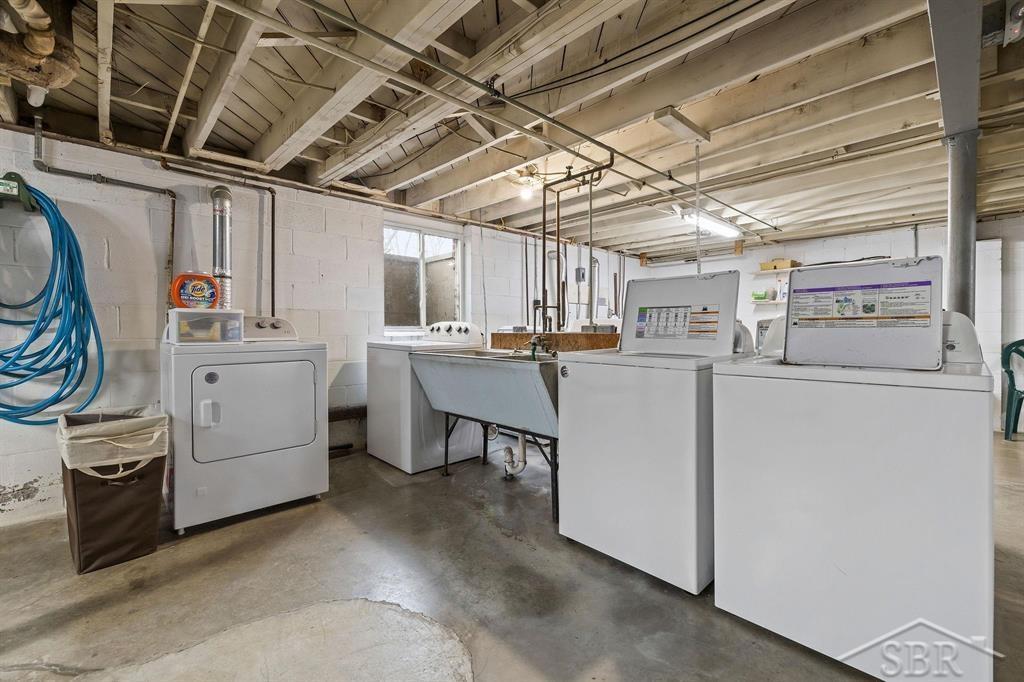 2405 Damman Apt. 201 Drive # 201