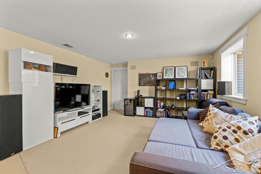 2961 Laurel Park