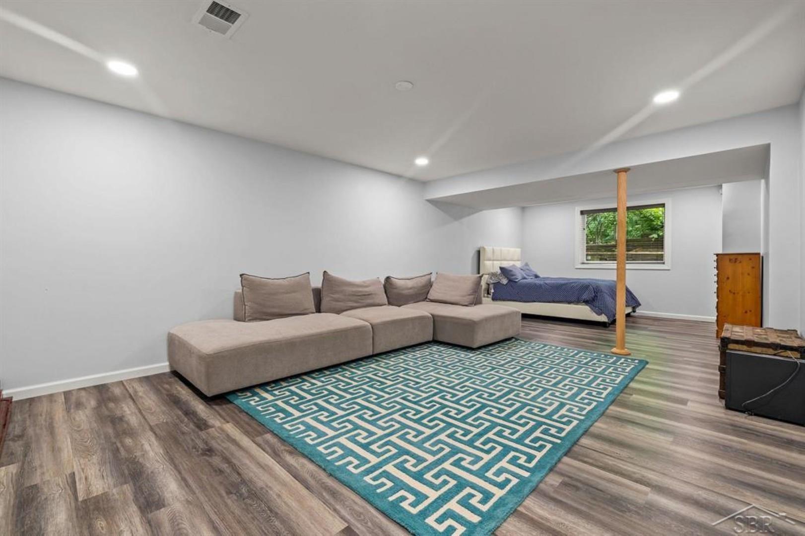 5004 Warblers Way