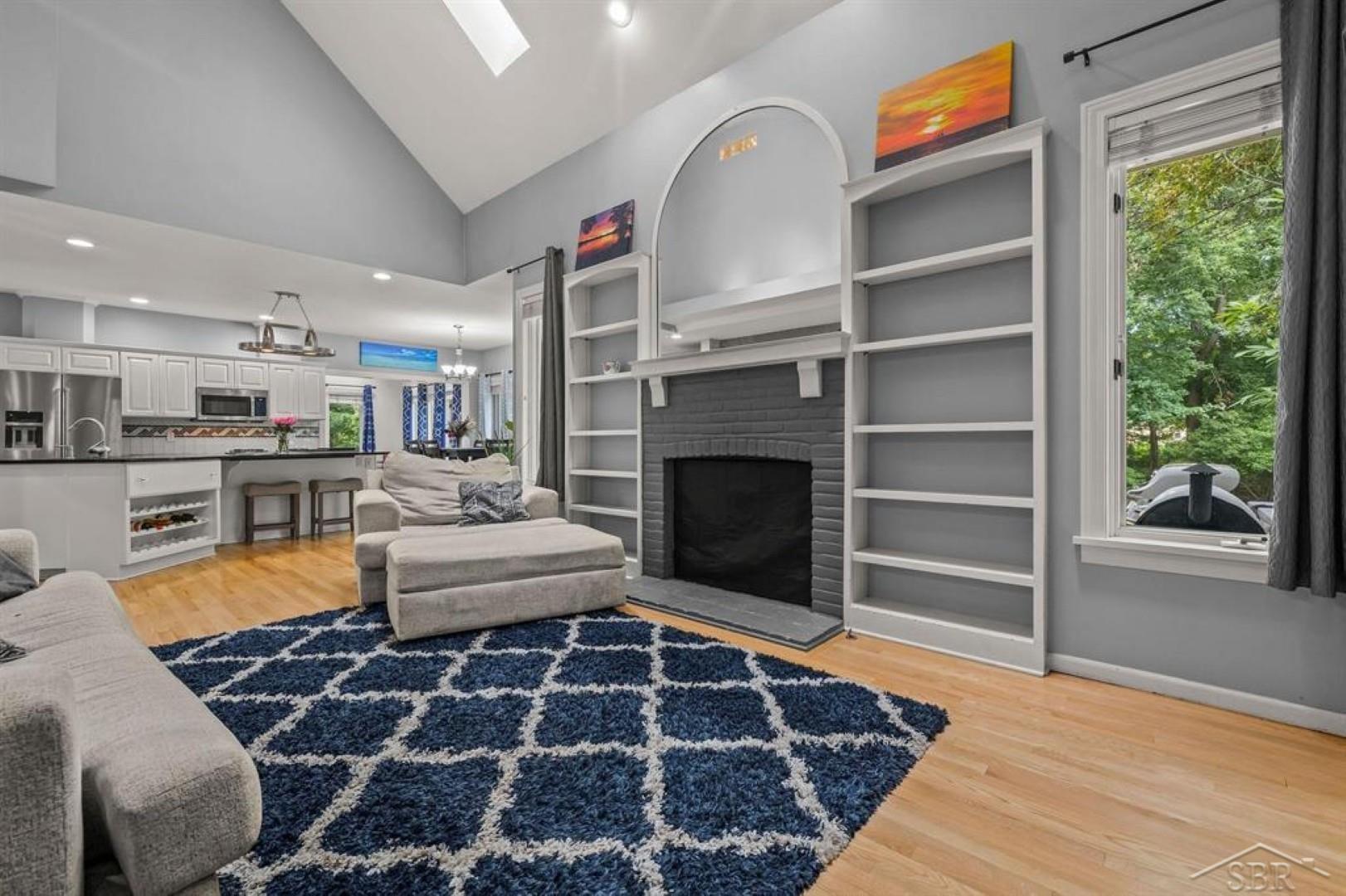 5004 Warblers Way