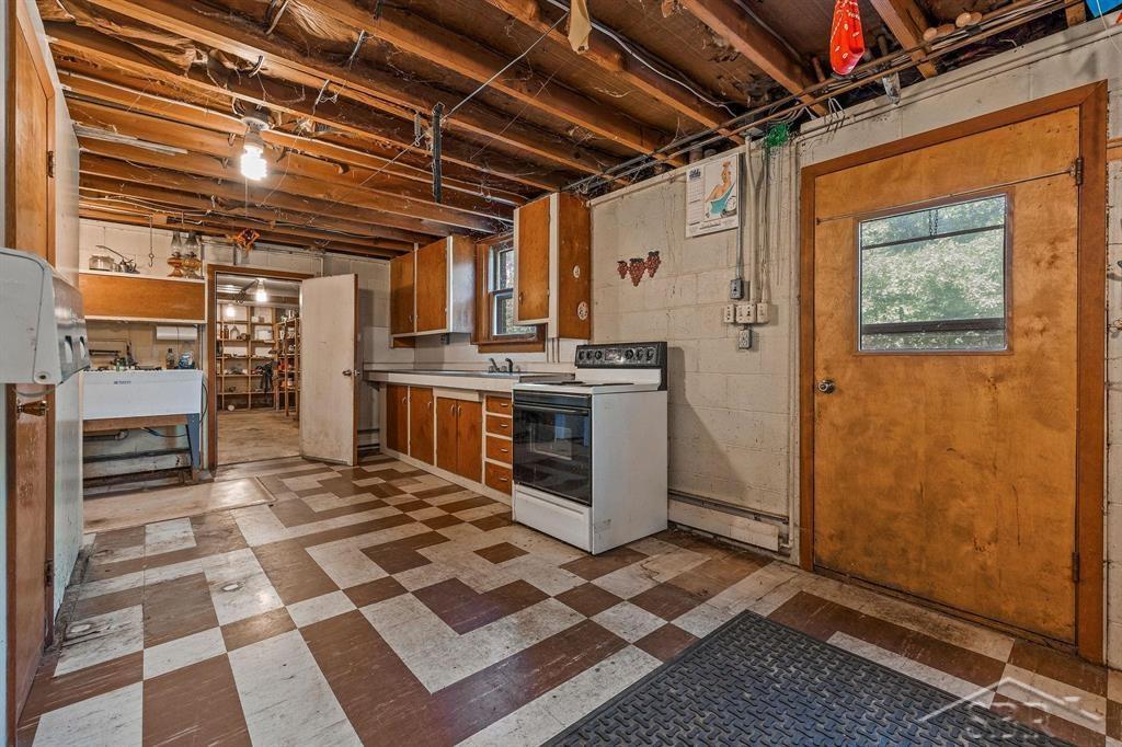 3314 N Genrich Drive