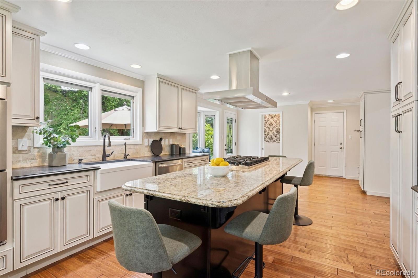 5653 E Southmoor Circle