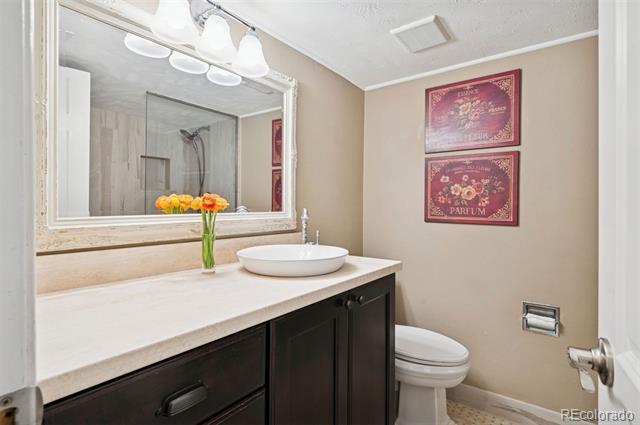 5653 E Southmoor Circle