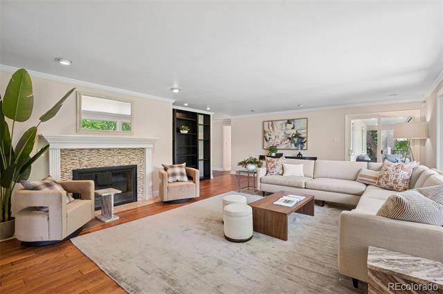 5653 E Southmoor Circle