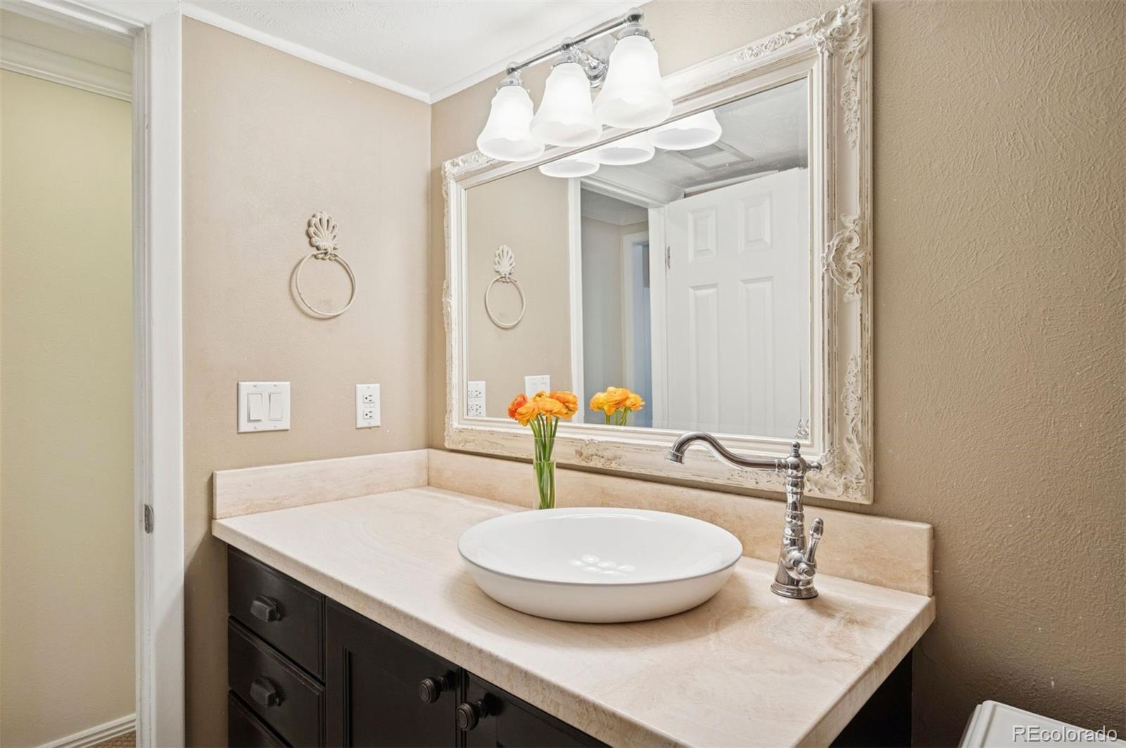 5653 E Southmoor Circle