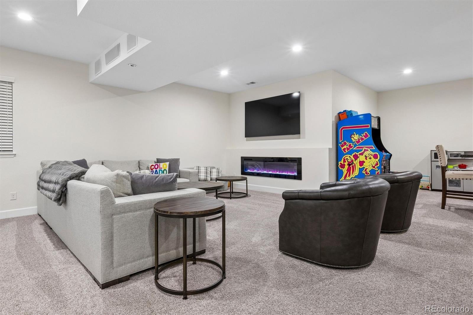 7438 S Pennsylvania Street