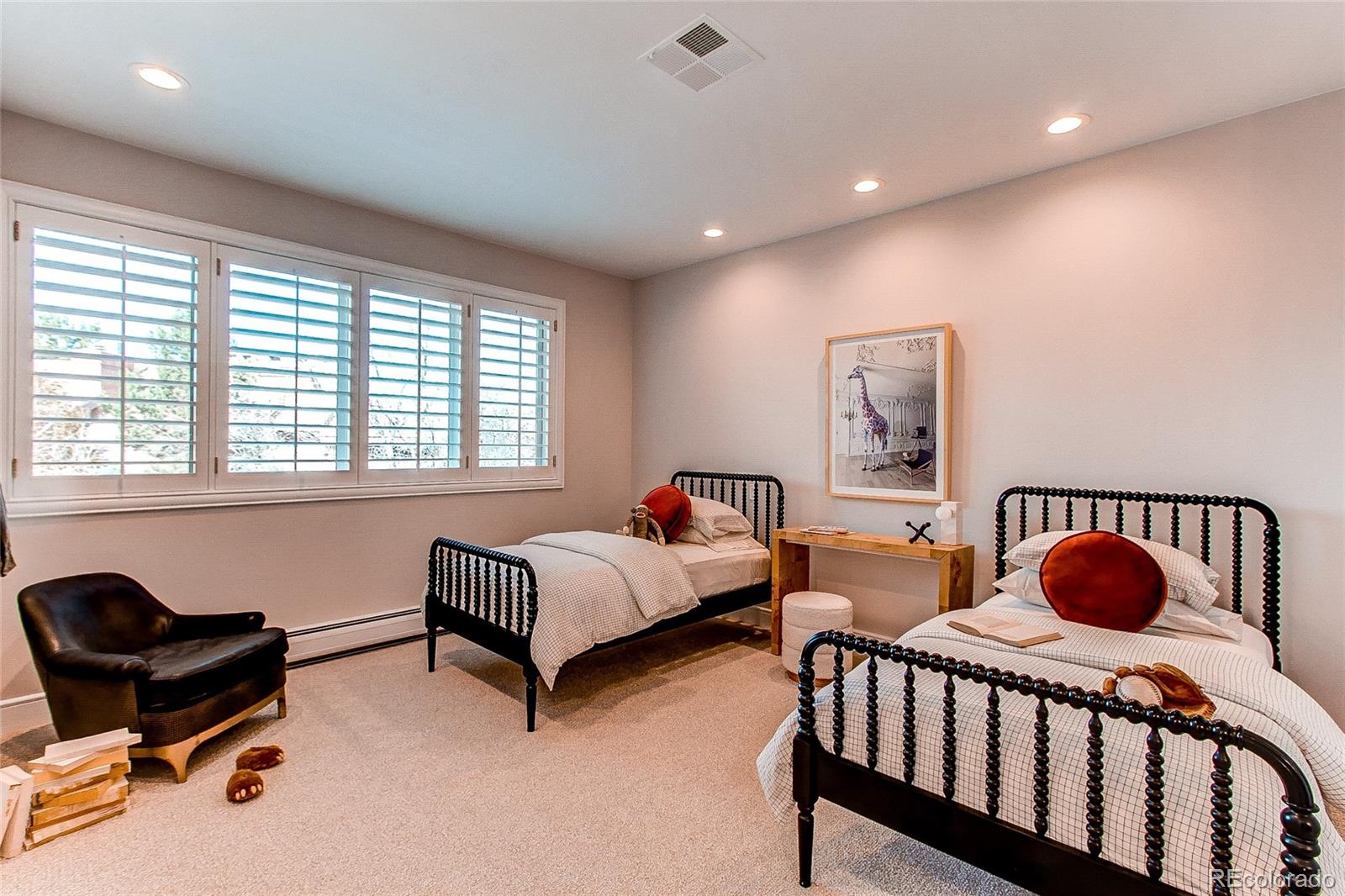 400 S Steele Street Unit: 16