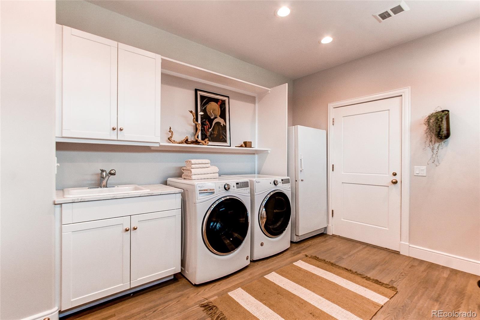 400 S Steele Street Unit: 16