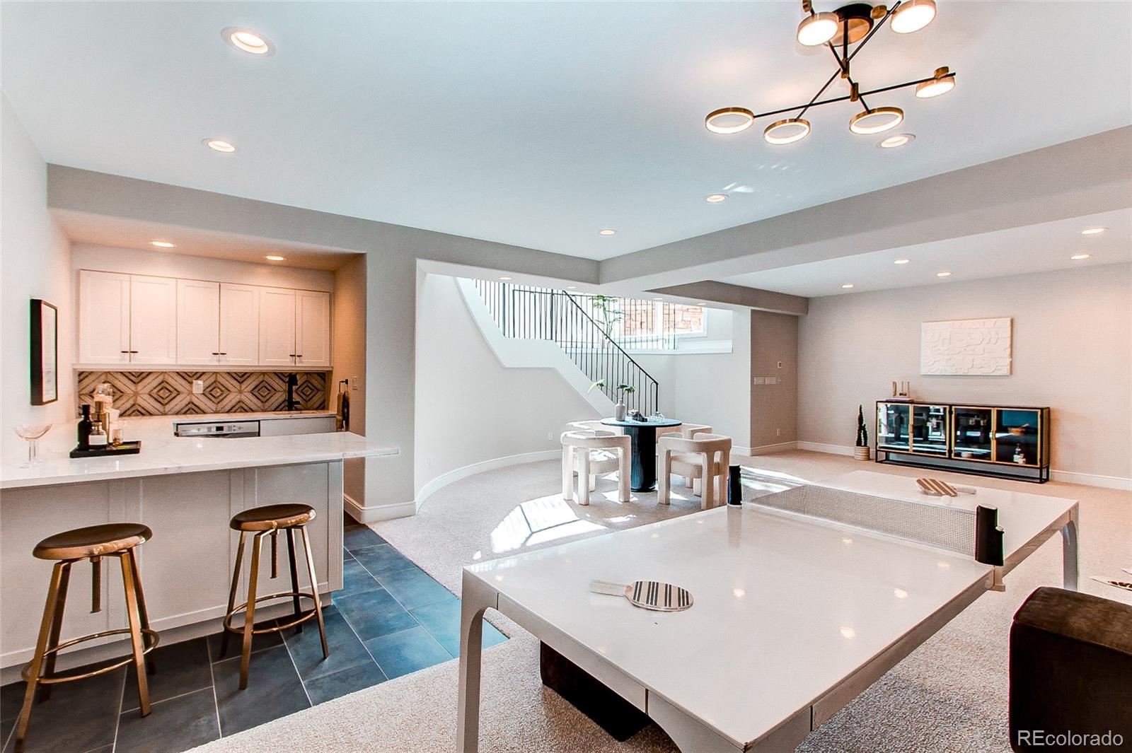 400 S Steele Street Unit: 16