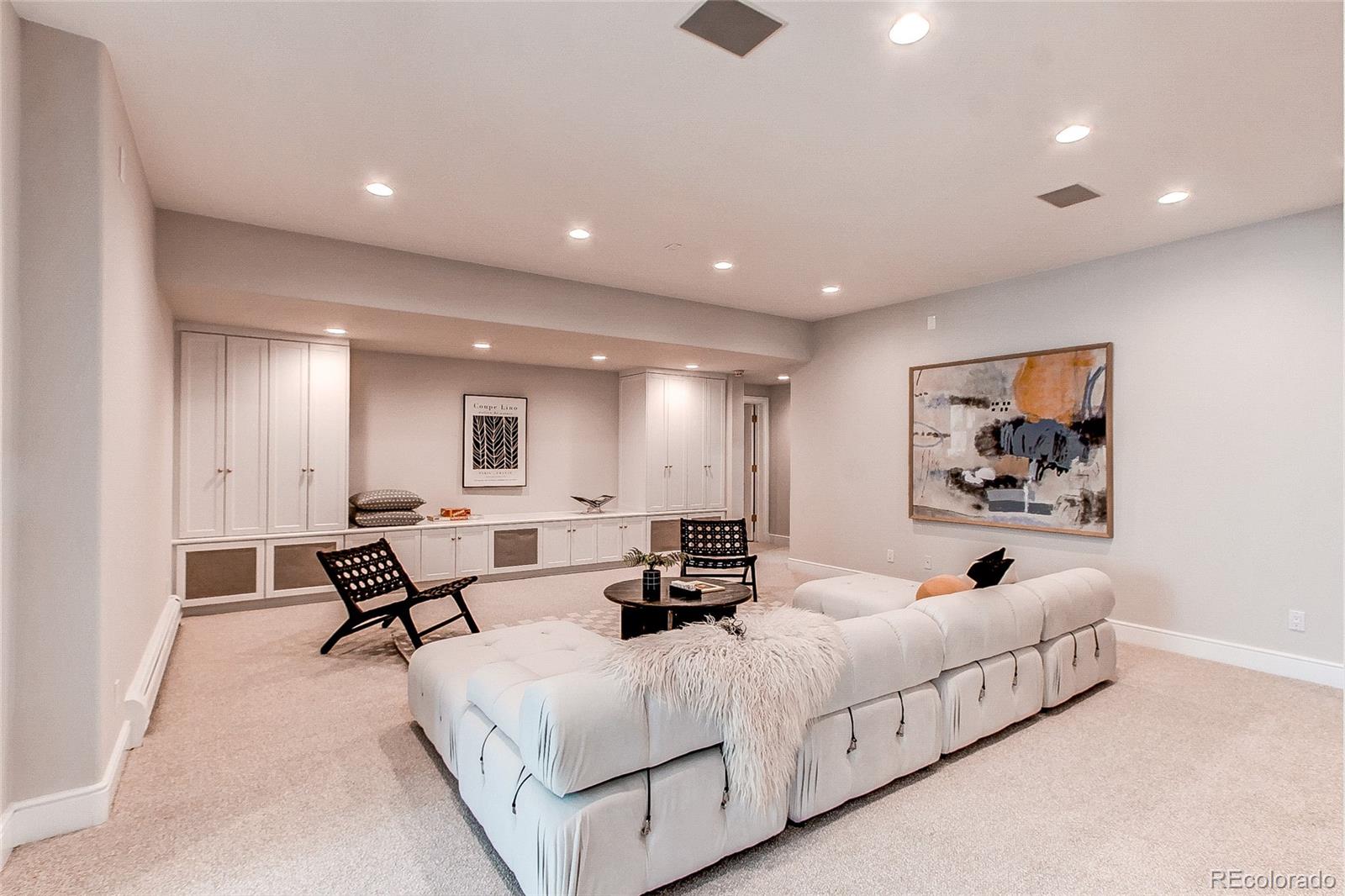 400 S Steele Street Unit: 16