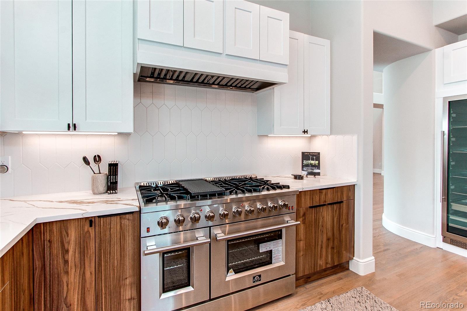 400 S Steele Street Unit: 16