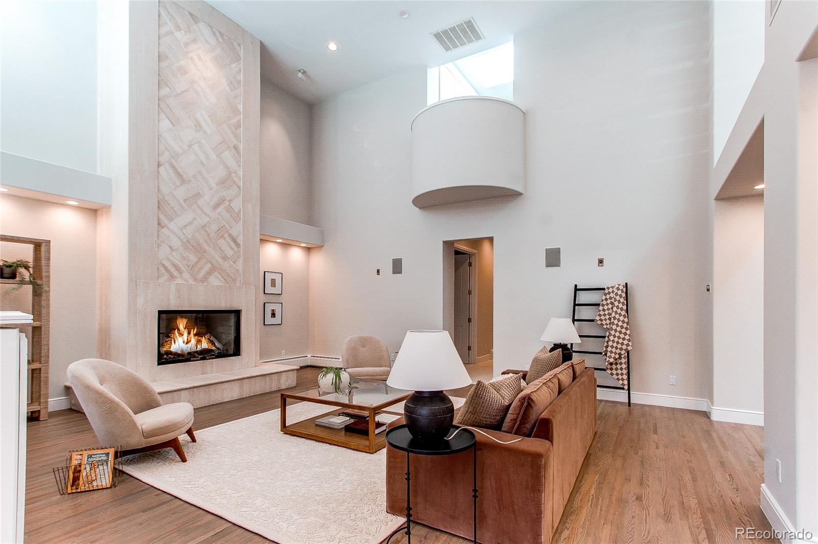 400 S Steele Street Unit: 16