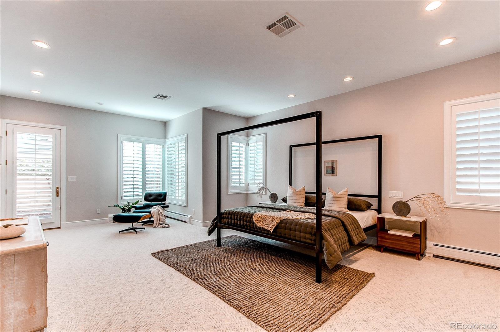 400 S Steele Street Unit: 16