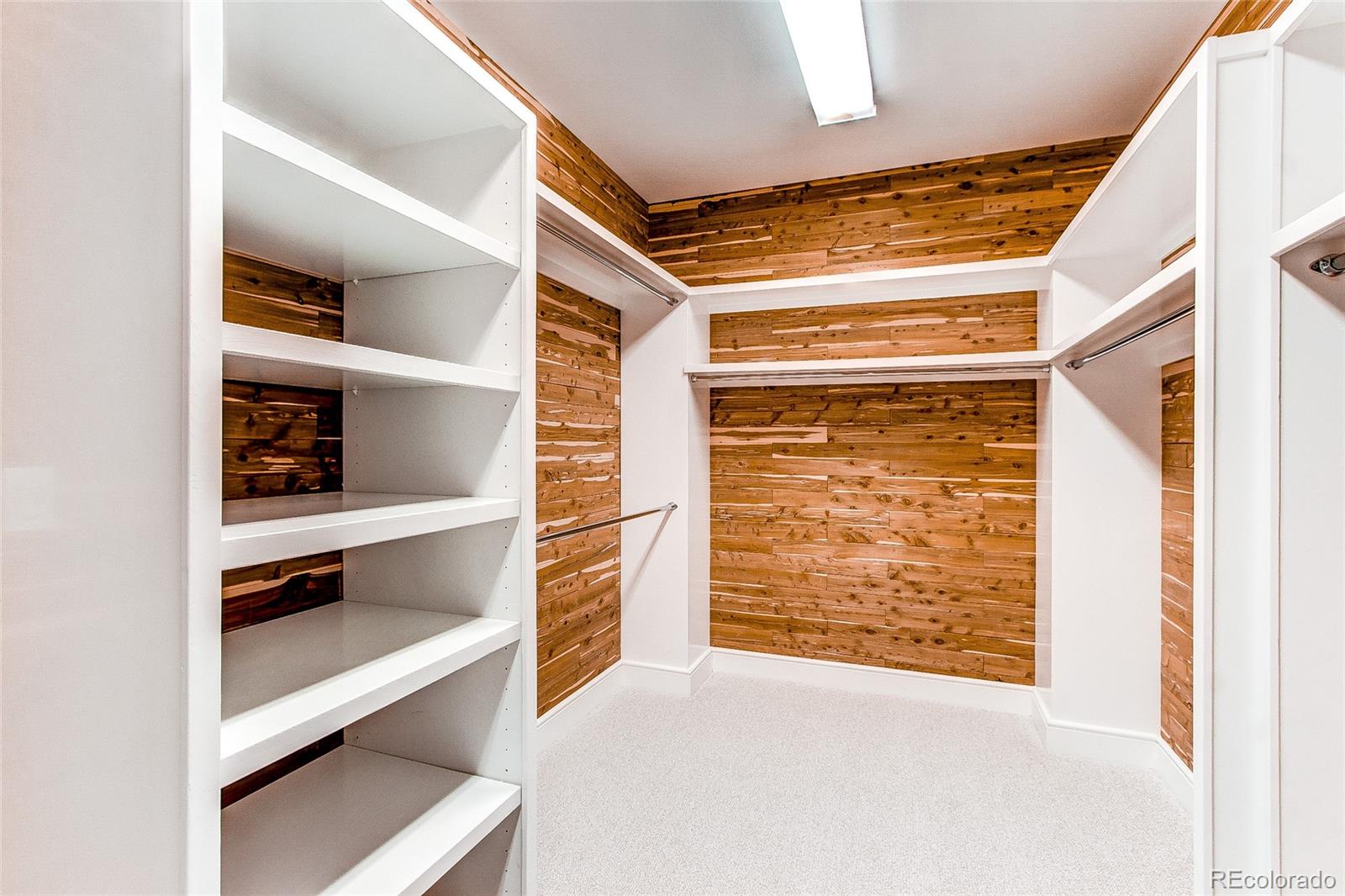 400 S Steele Street Unit: 16