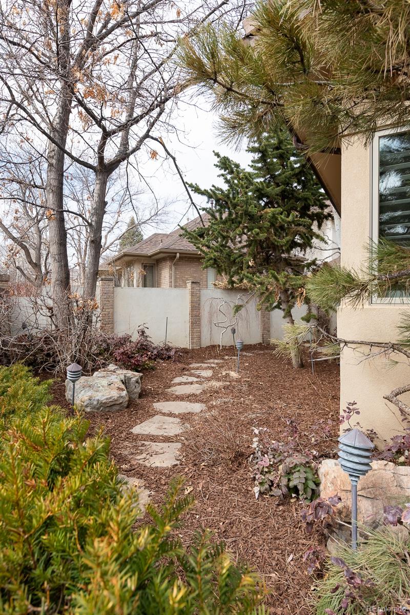 400 S Steele Street Unit: 16