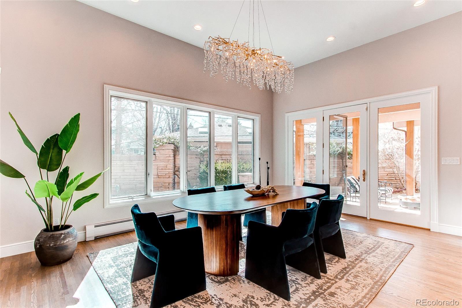 400 S Steele Street Unit: 16