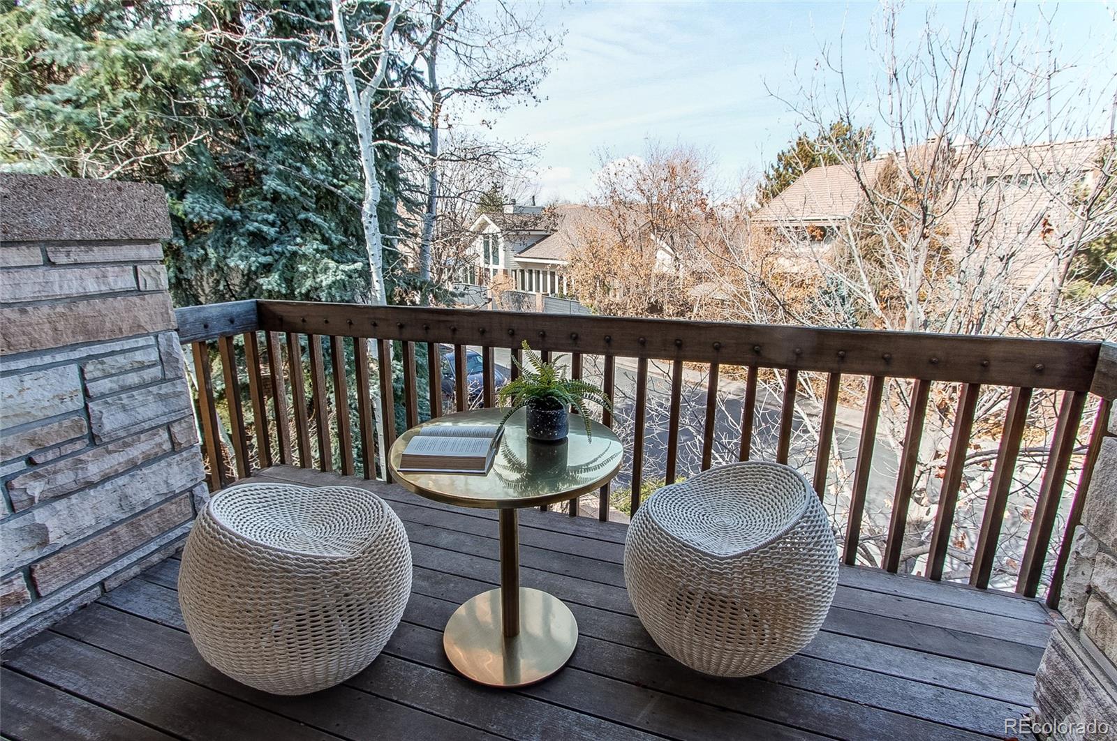 400 S Steele Street Unit: 16