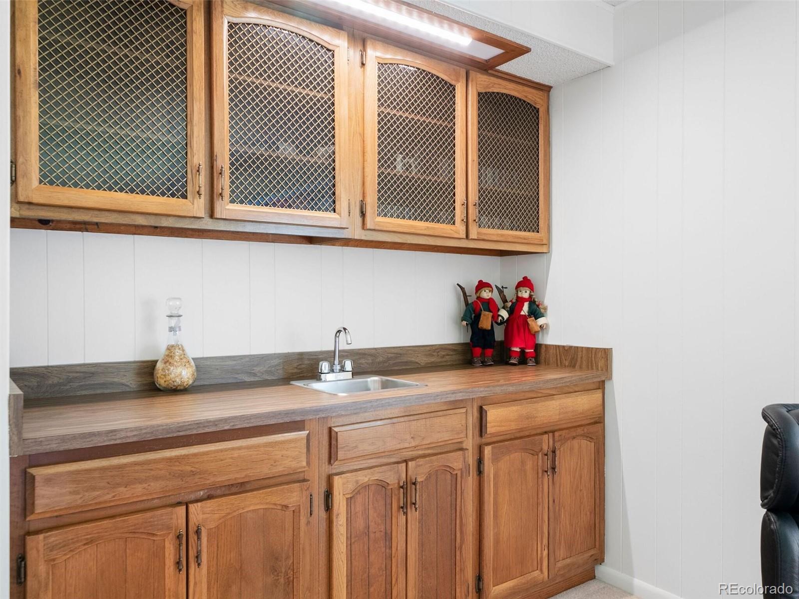 9831 E Pinewood Avenue