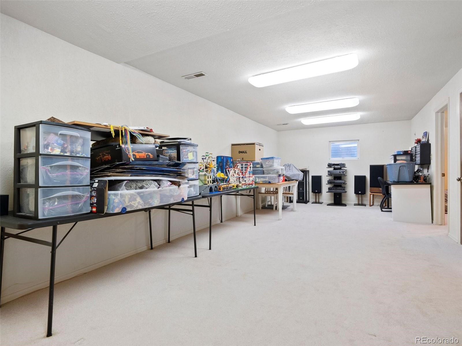 9831 E Pinewood Avenue