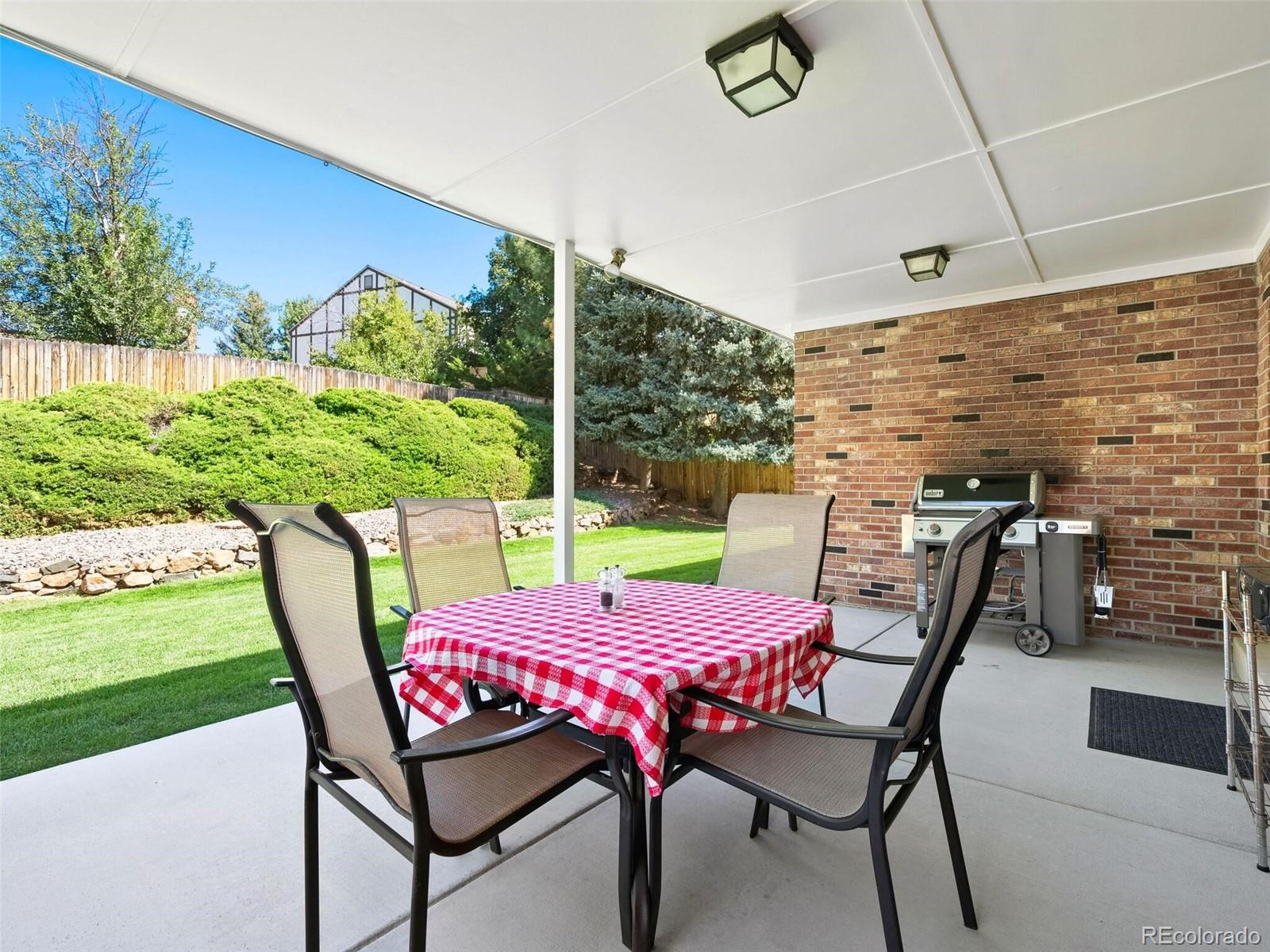 9831 E Pinewood Avenue