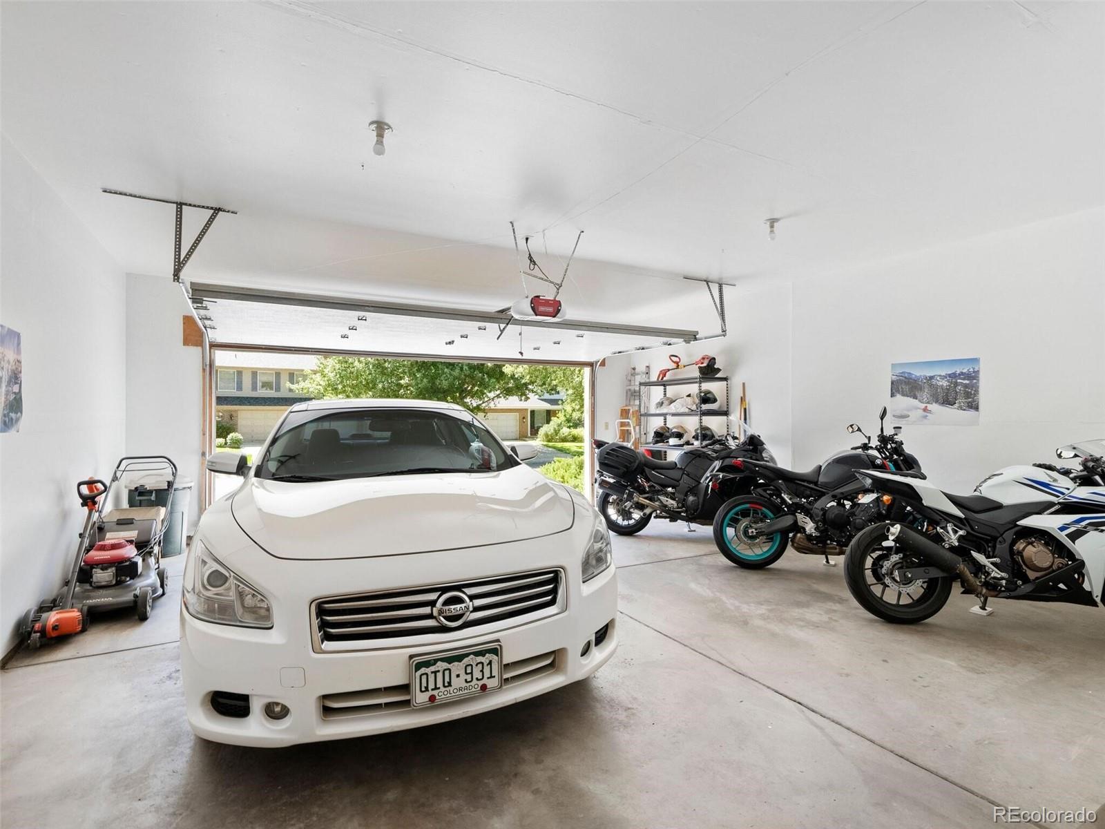 9831 E Pinewood Avenue