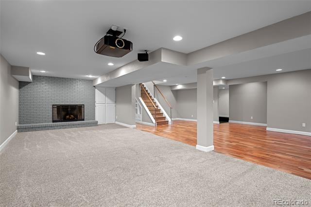 4951 Sanford Circle W