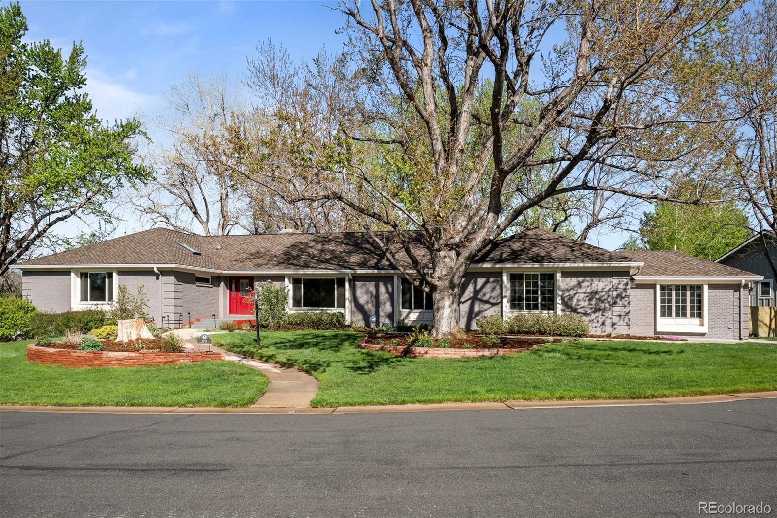 4951 Sanford Circle W