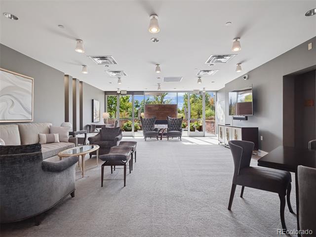 333 S Monroe Street Unit: 313
