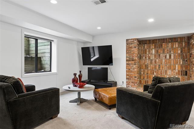 15 Mockingbird Lane