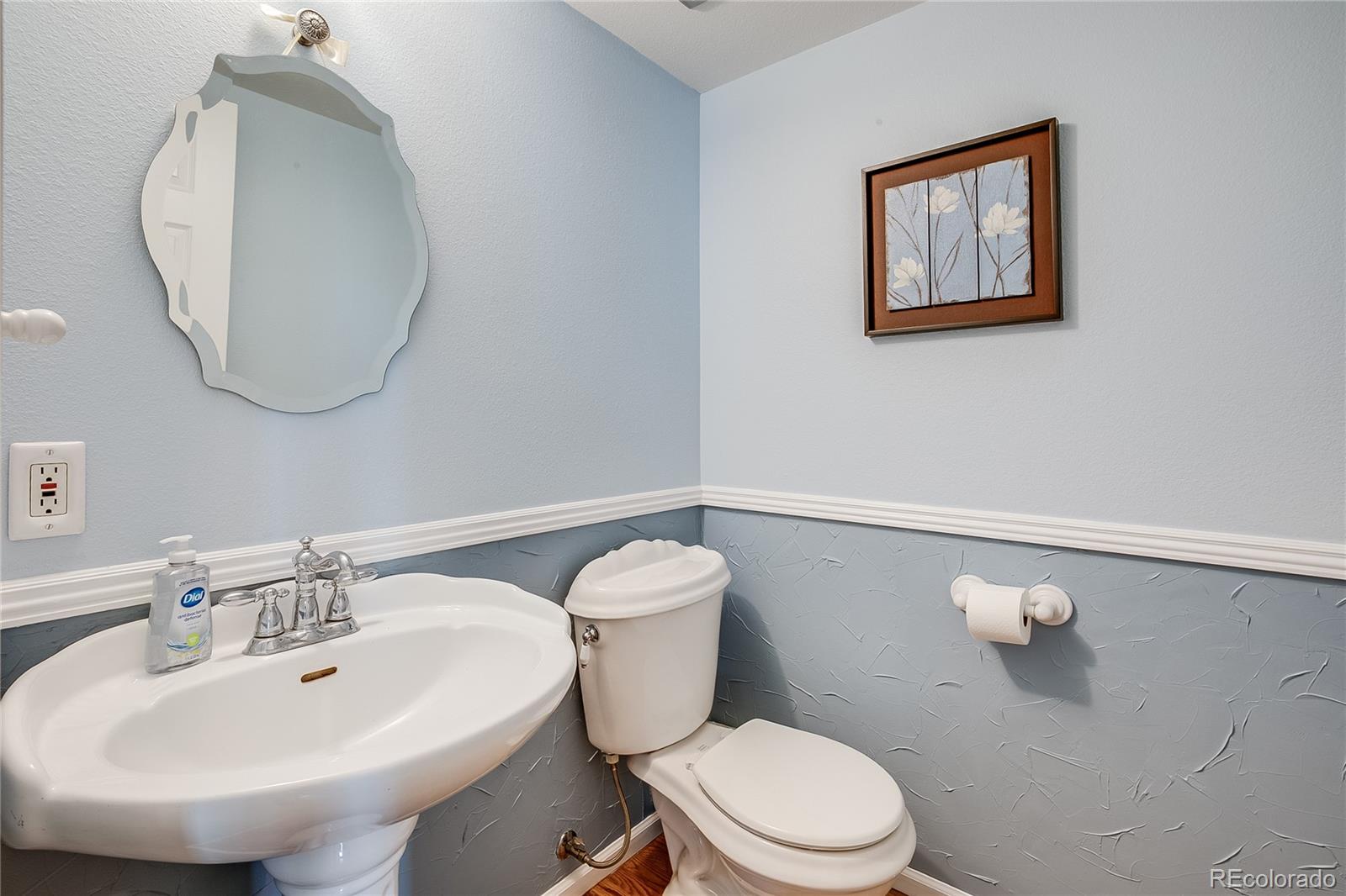 6708 S Niagara Court