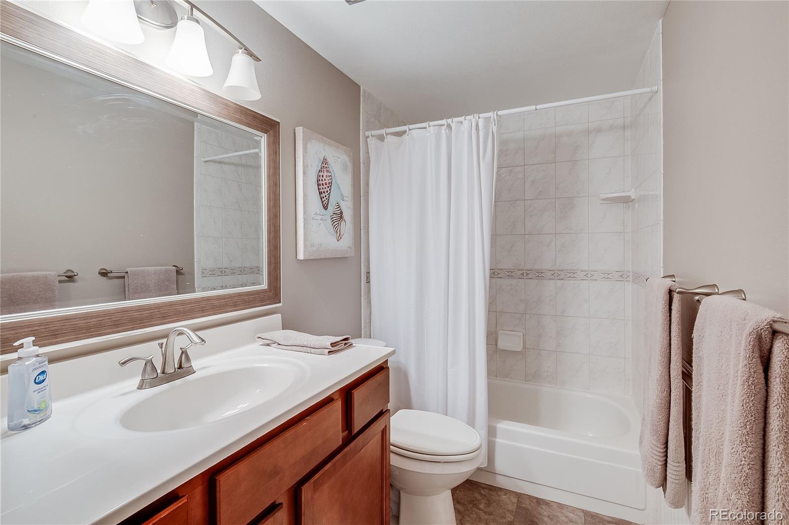 6708 S Niagara Court