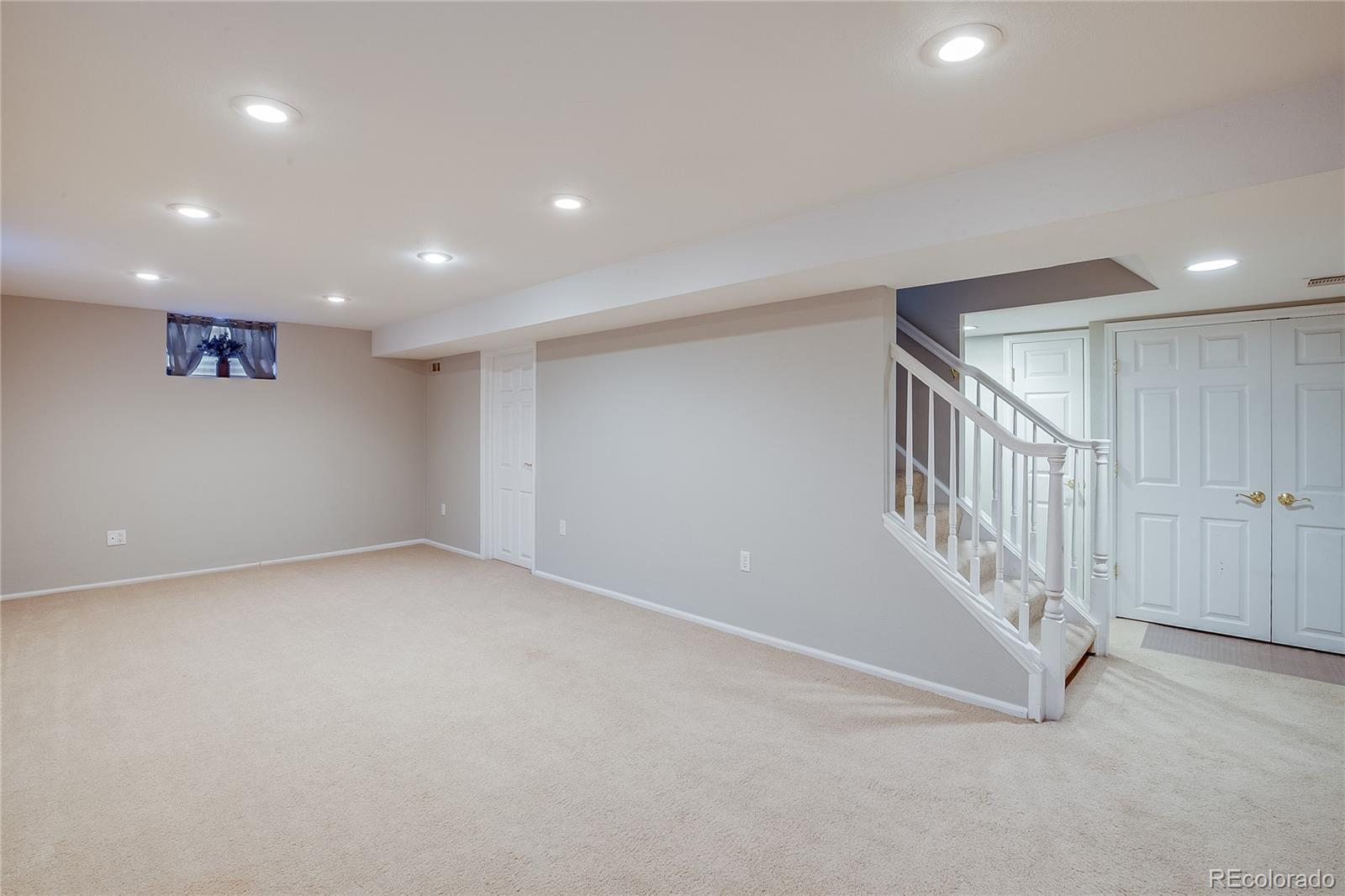 6708 S Niagara Court