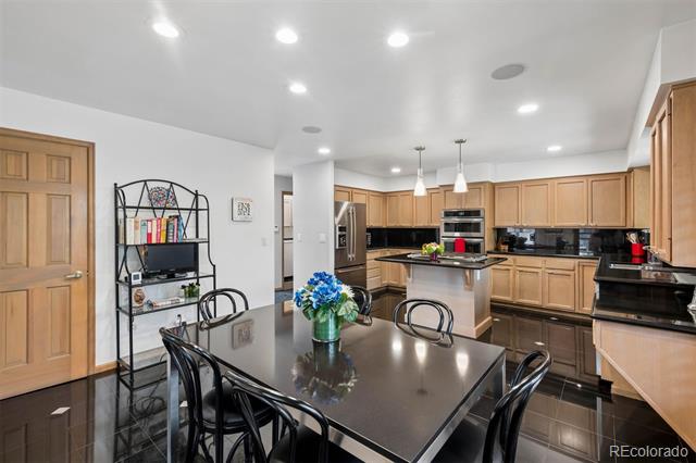 2777 S Elmira Street Unit: 17