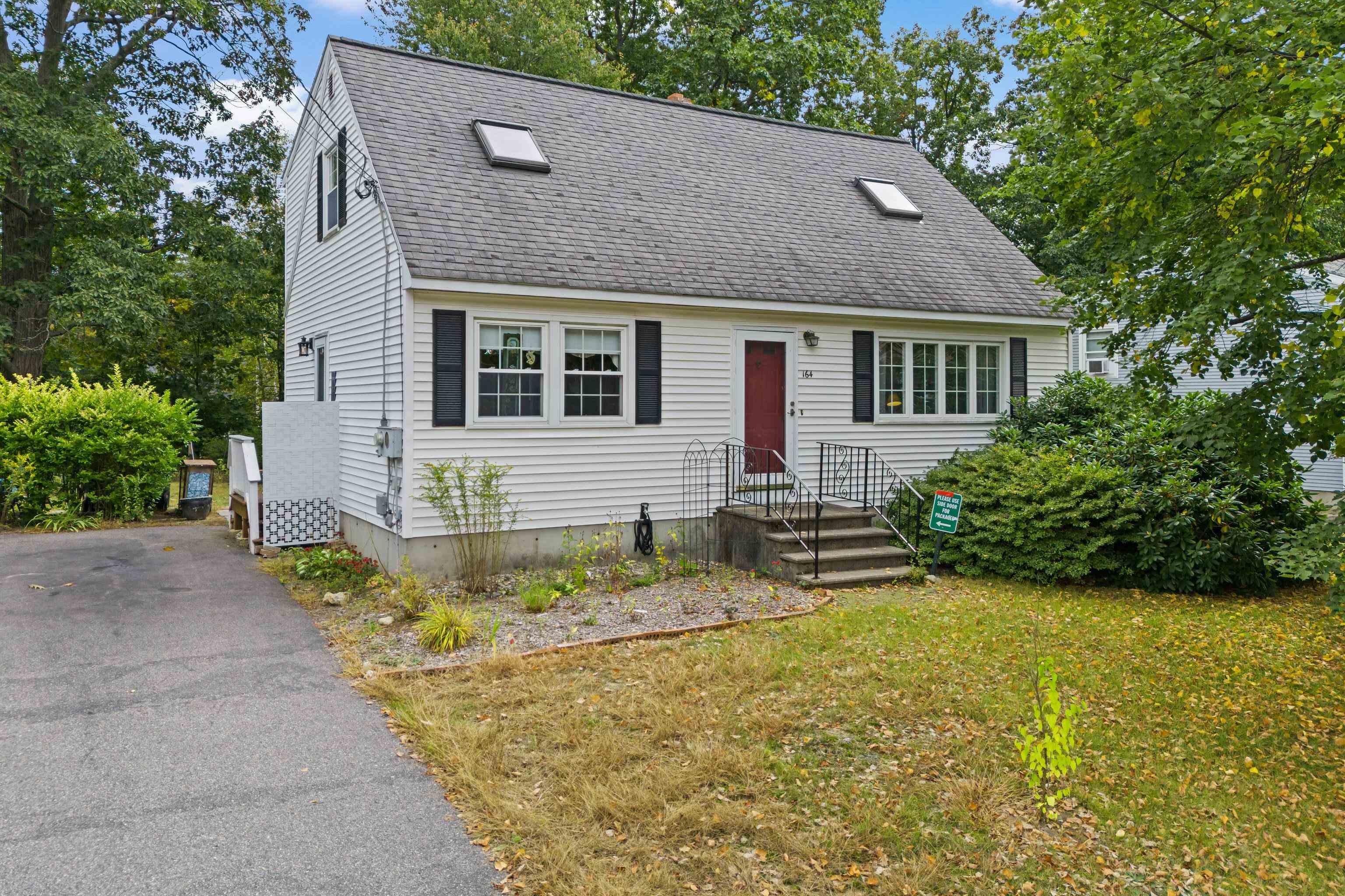 164 Hoyt Street
