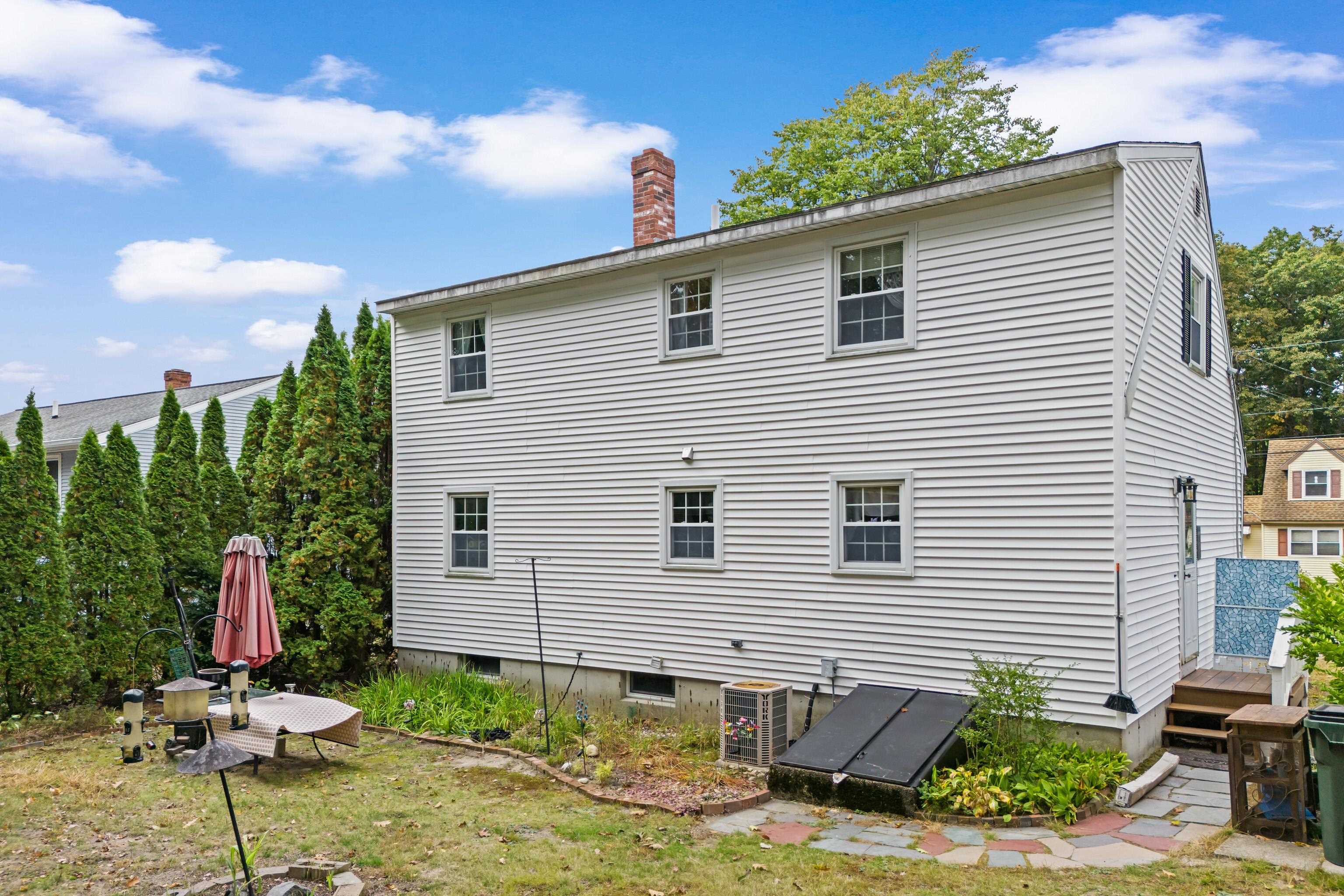 164 Hoyt Street