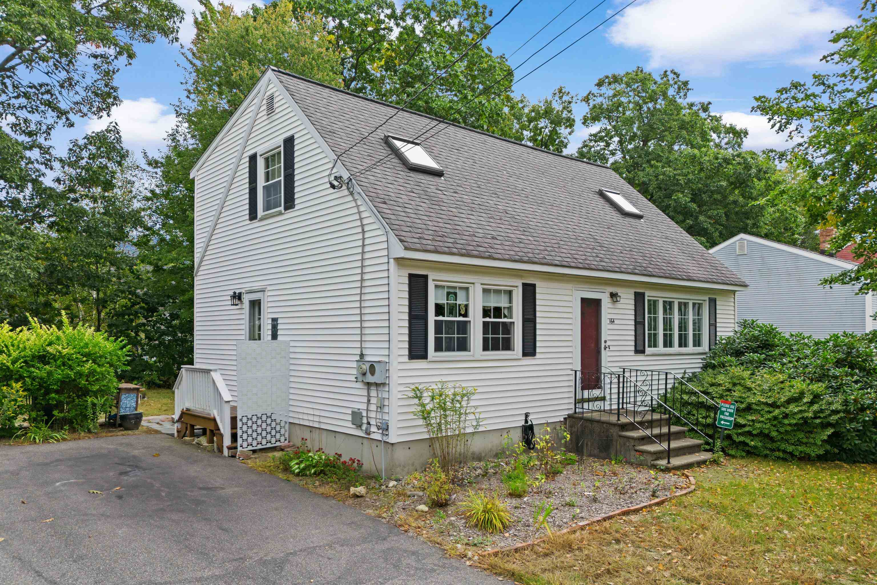 164 Hoyt Street