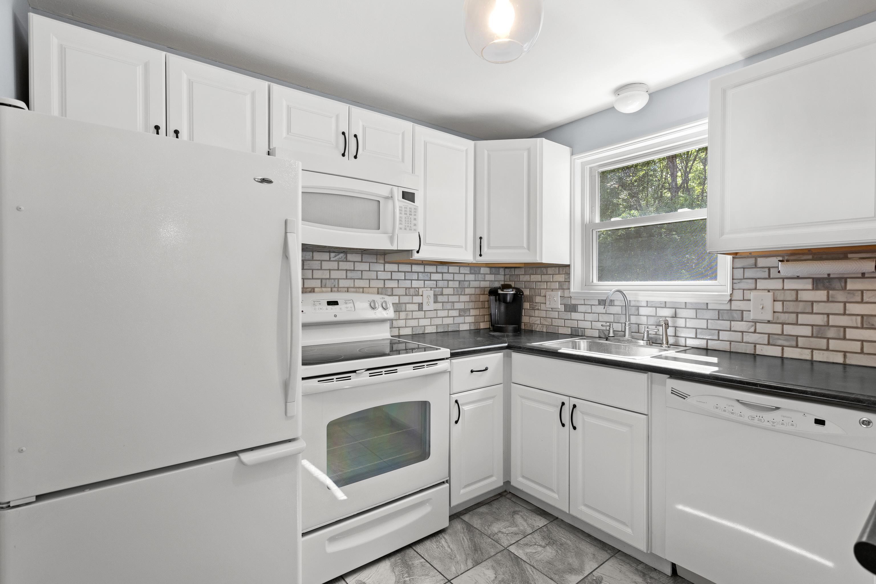 24 Oakridge Drive