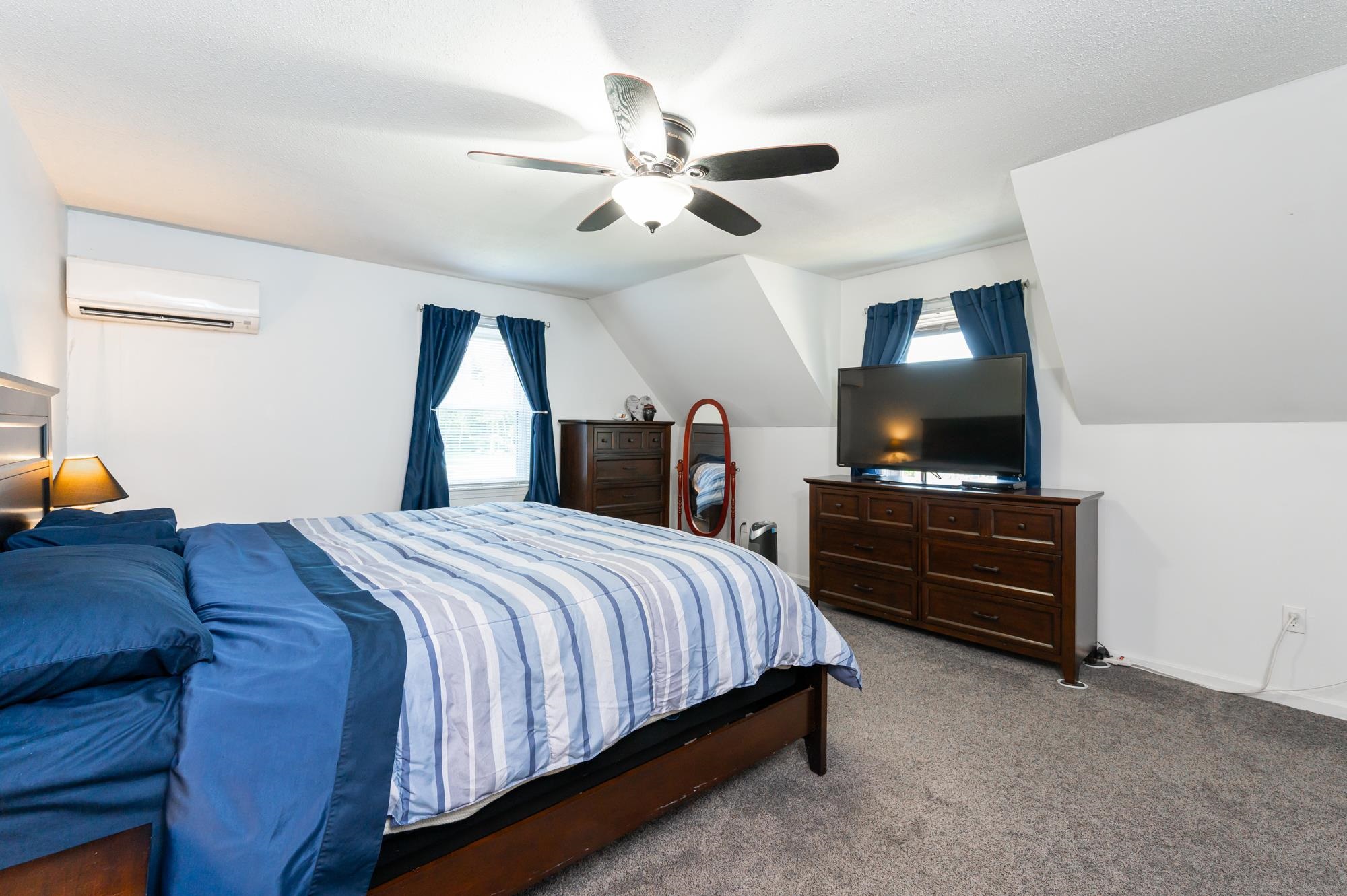 25 Tiger Tail Circle Unit: R