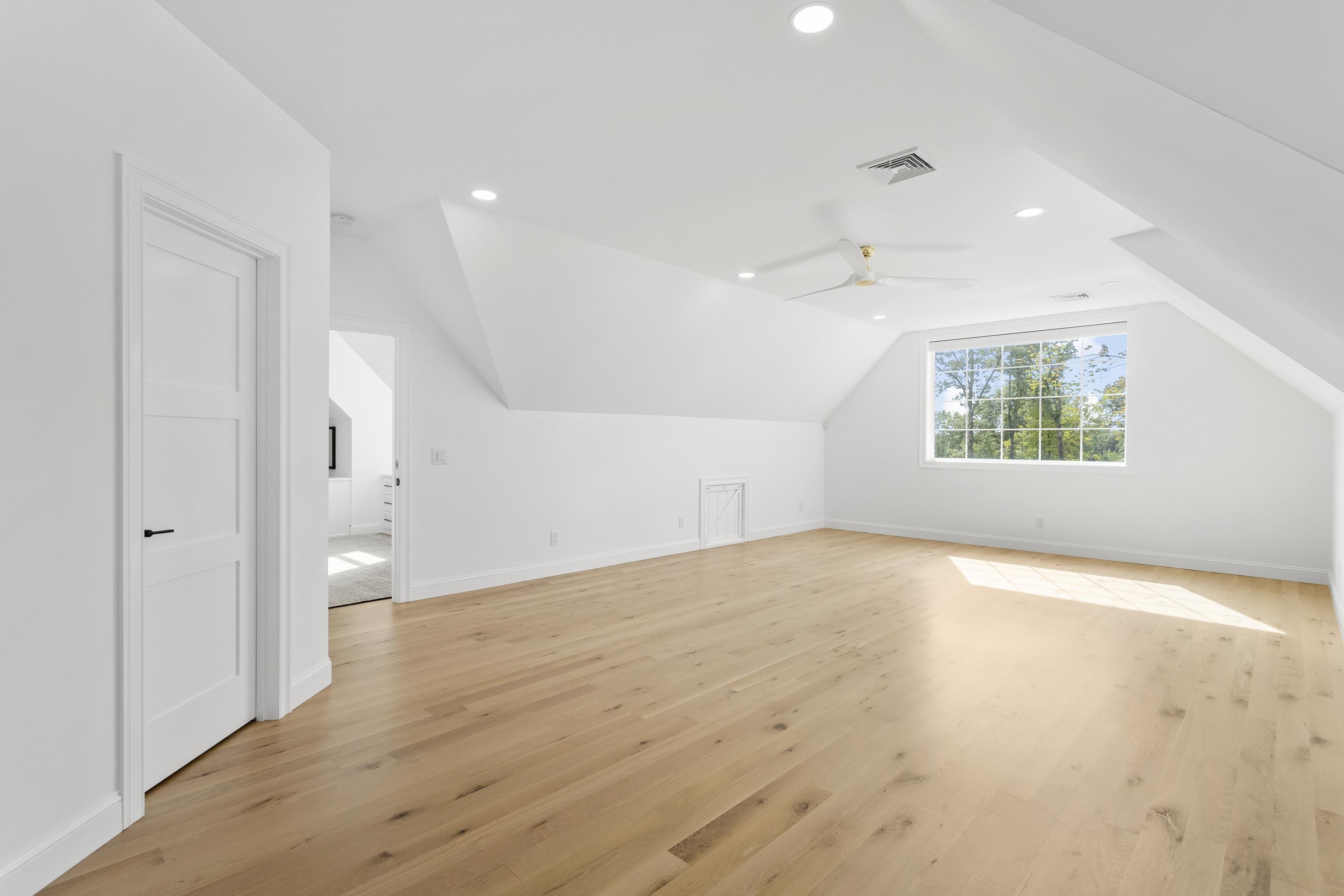 10 Hobart Lane