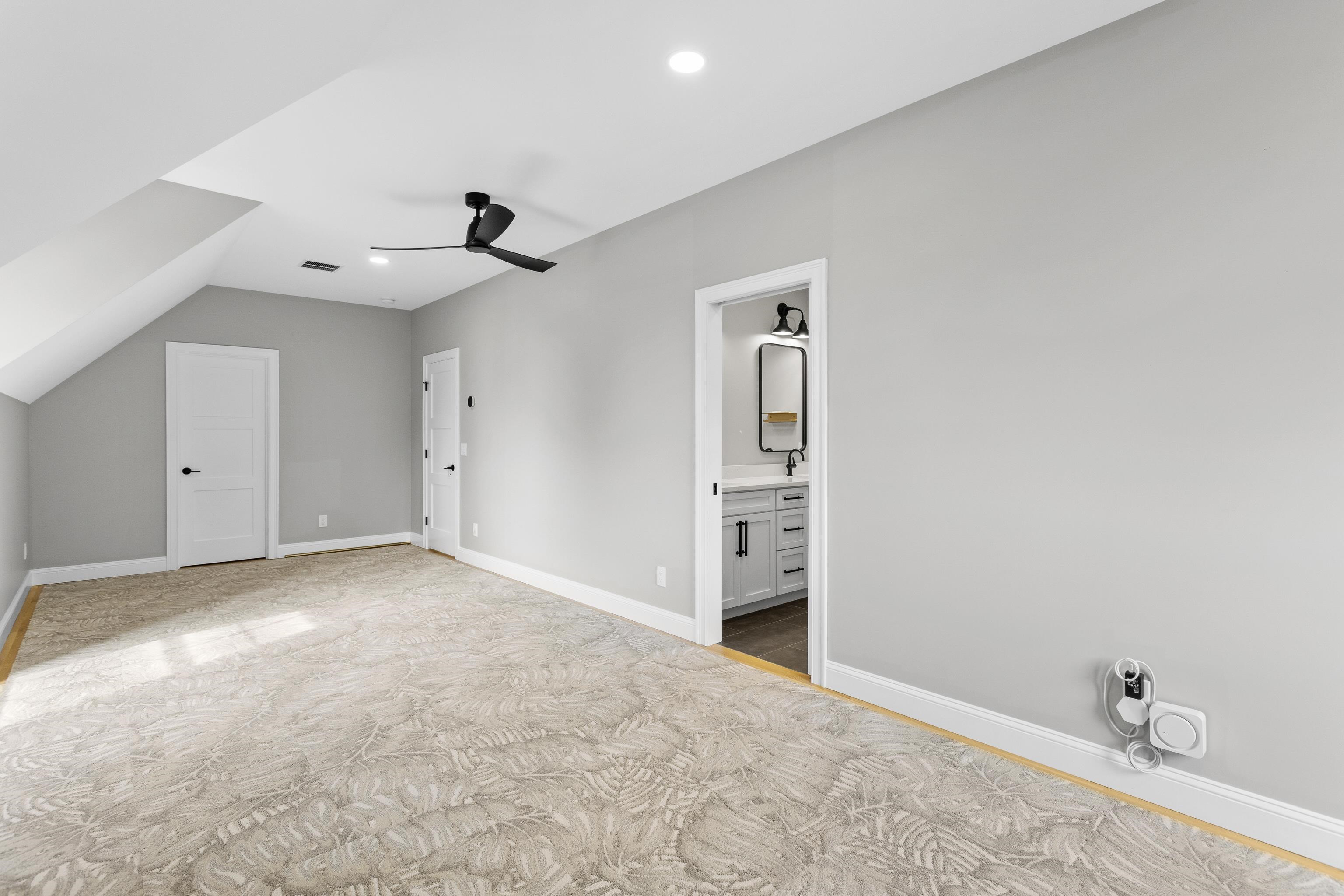10 Hobart Lane