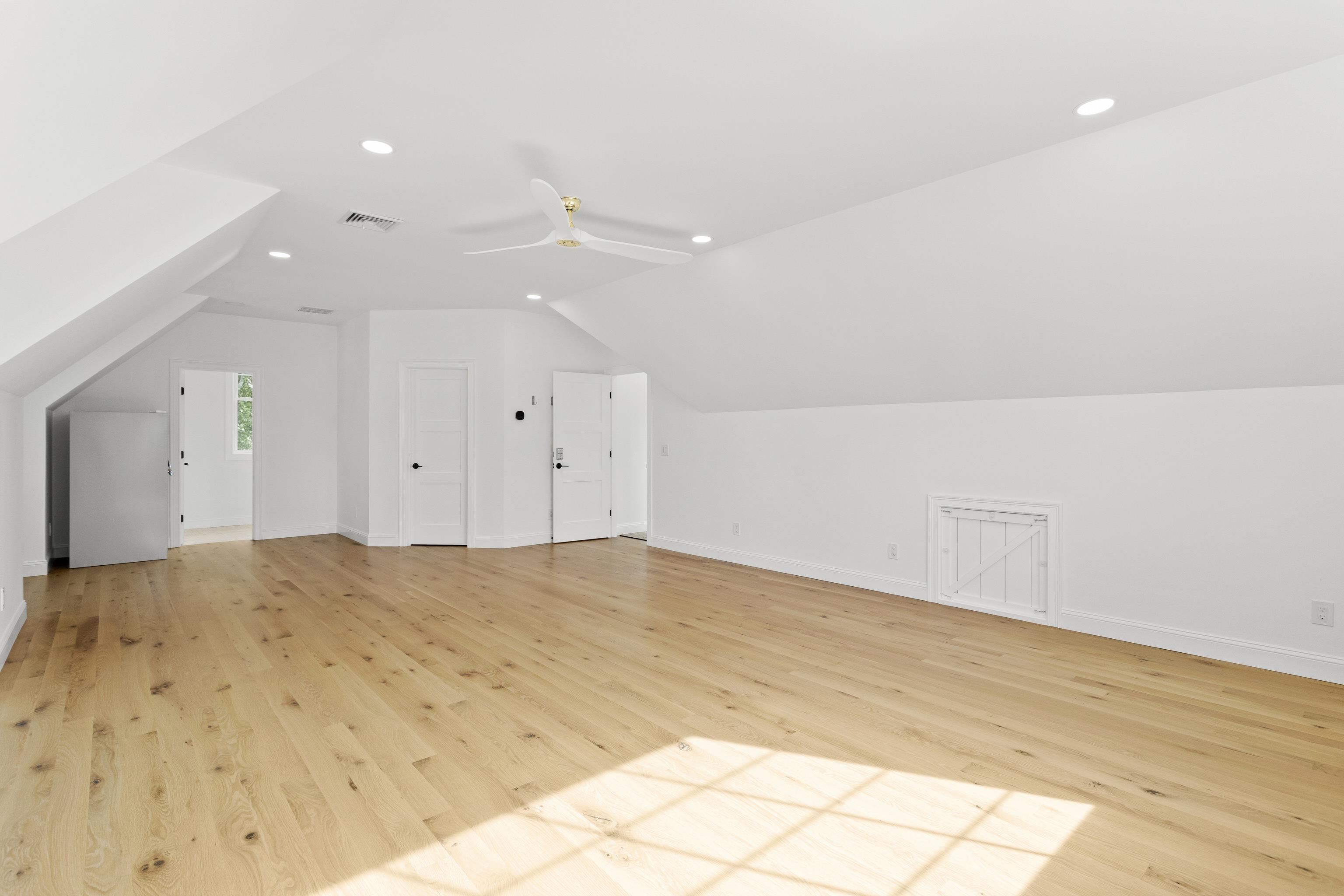 10 Hobart Lane