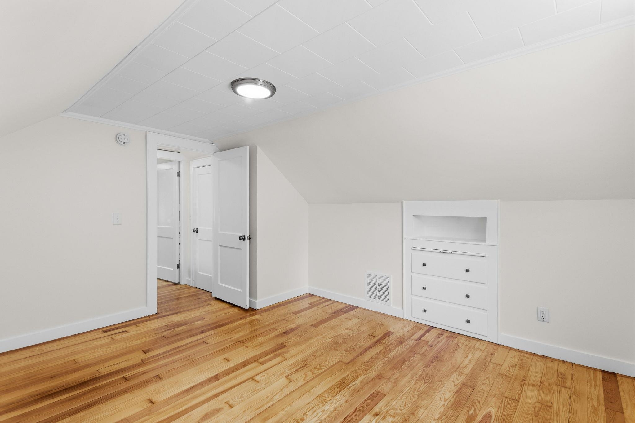87 Saint Marie Street