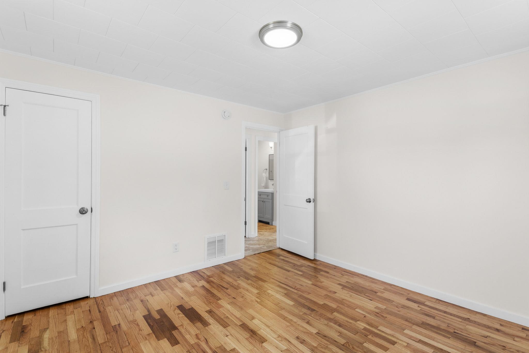 87 Saint Marie Street
