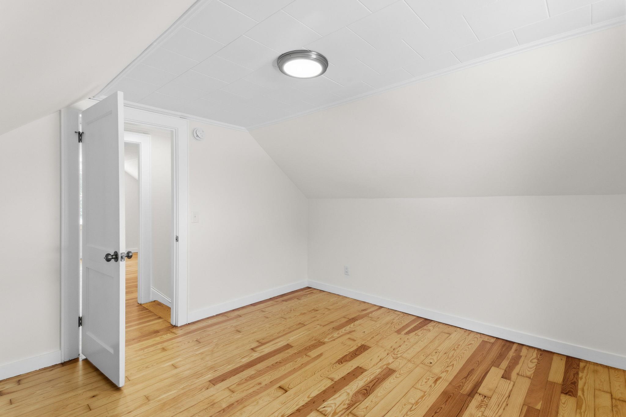 87 Saint Marie Street