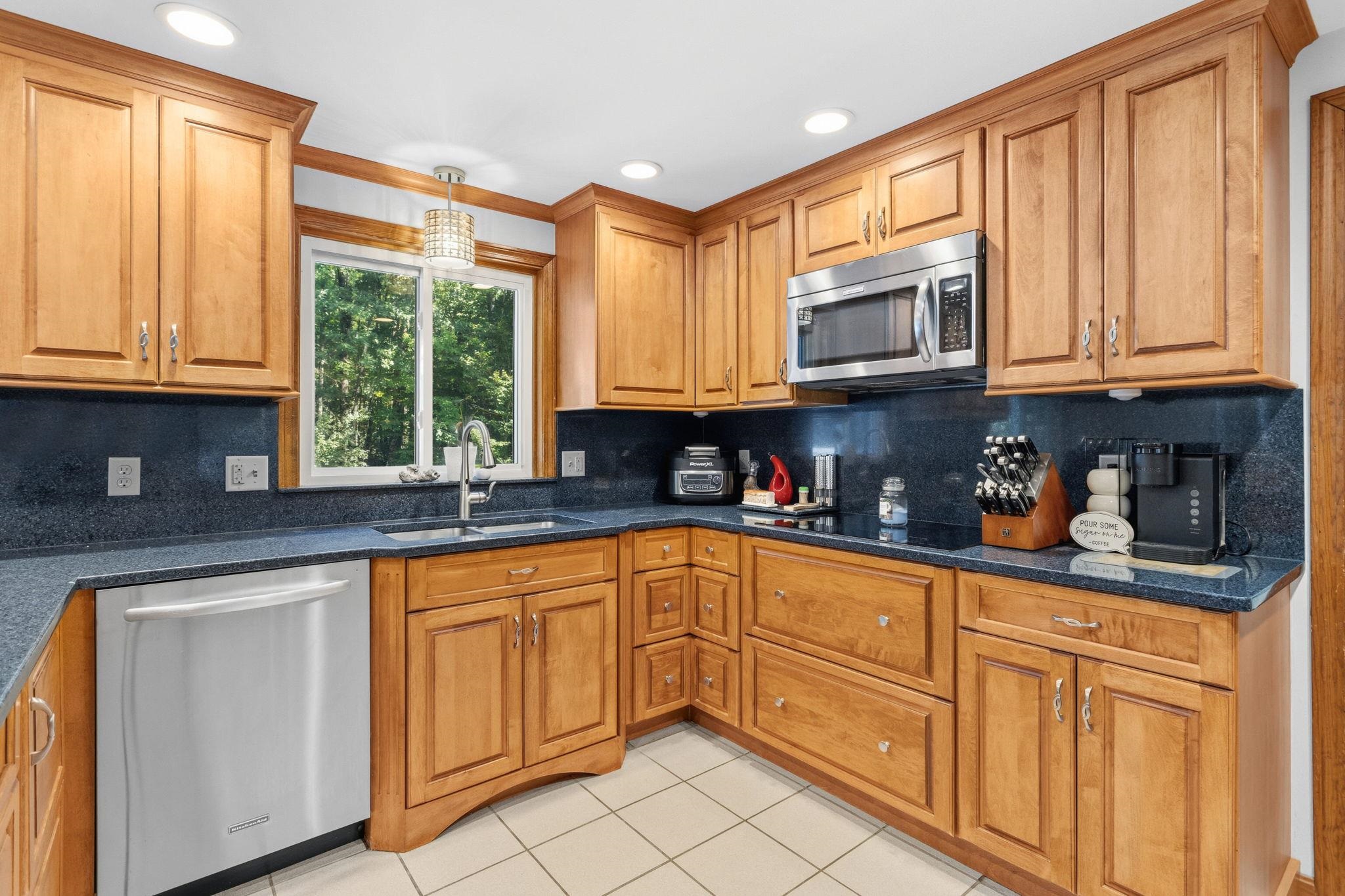 924 River Road