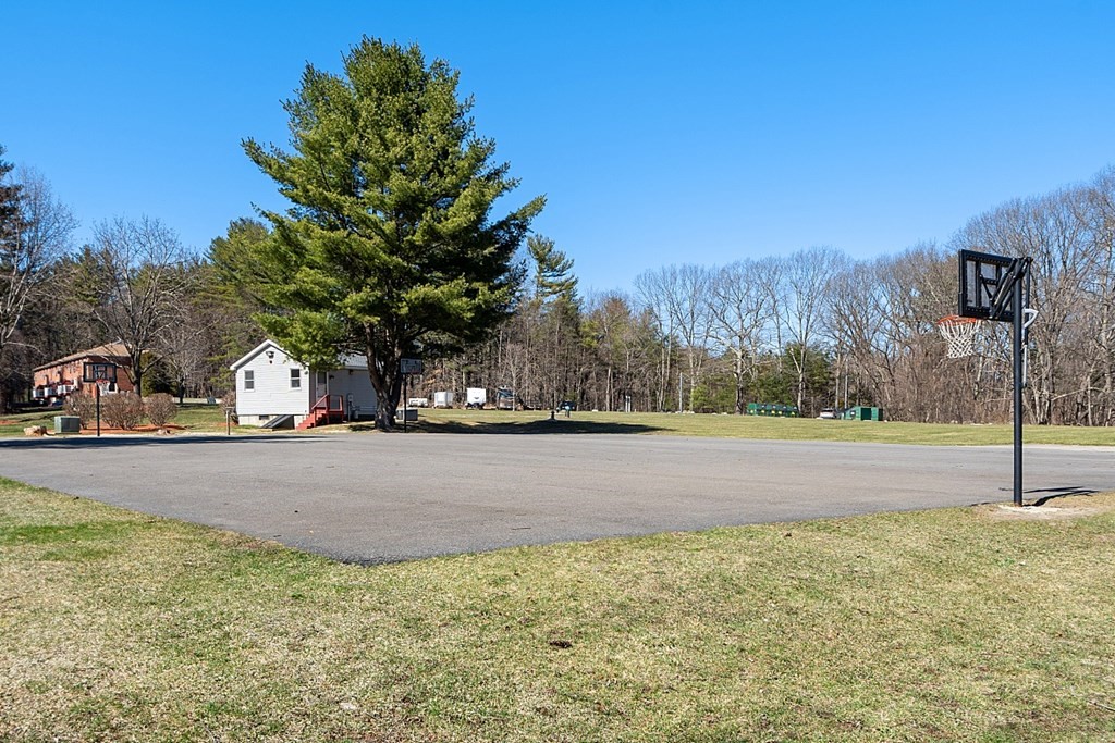 24 Oakridge Dr. # 24